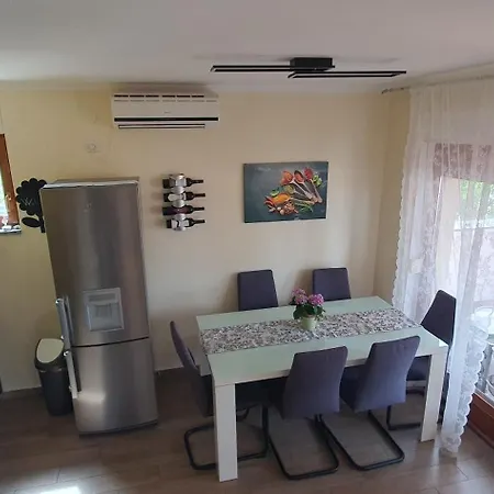 Apartments & Studio Matan Rovinj Exterior photo