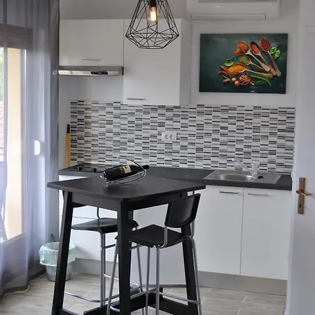 Apartments & Studio Matan Rovinj Exterior photo